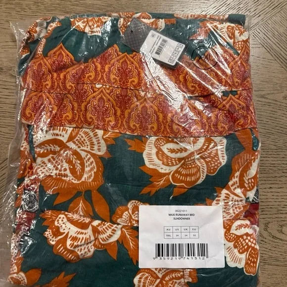 NWT City Chic Women's Maxi Runaway Border Size 14 - Picture 5 of 5